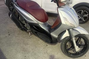 Piaggio Beverly 350 Sport