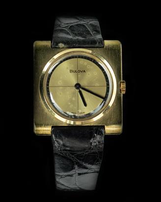 Bulova Di forma