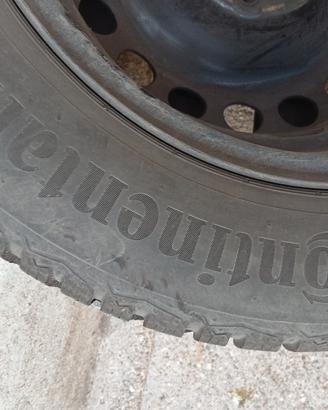 Gomme invernali con cerchi e copricerchi