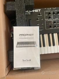 Sintetizzatore prophet.