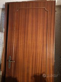 4 porte in legno in buone condizioni 