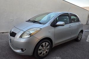 TOYOTA Yaris 5p 1.3 Sol