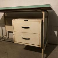 Scrivania/cattedra scuola