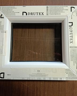 Infisso marca DRUTEX disponibili 7 pezzi