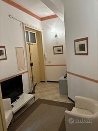 Locasi stanza arredata per uso solo professionale