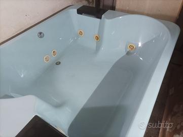Jacuzzi doppia mai utilizzata