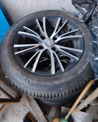 gomme da neve con cerchi in lega