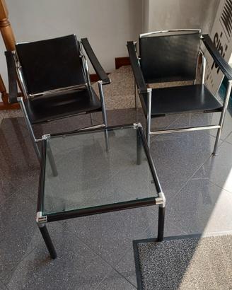 Poltrona copia  LC1 di Le Corbusier per Cassina, a