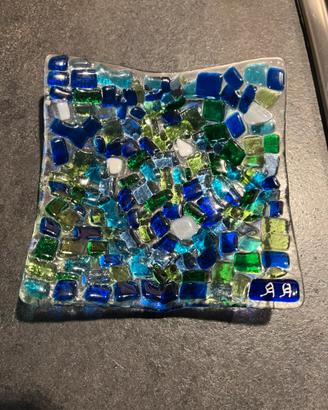 Piatto decorativo mosaico in vetro fuso blu/verde
