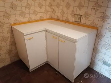 Mobile bianco cucina lavanderia ad angolo 