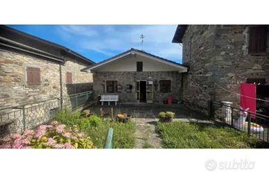 Casa pronta all'uso con giardino a Zeri (MS)