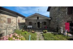 Casa pronta all'uso con giardino a Zeri (MS)