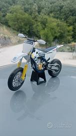 modellino Husqvarna Motard 450