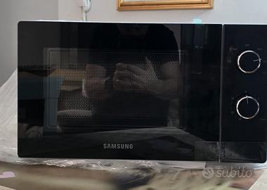 Forno Microonde Samsung 20L MW3000AM  Nuovo mai us