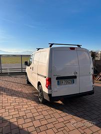 NISSAN NV 200