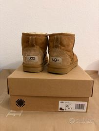 UGG kid’s classic mini ||