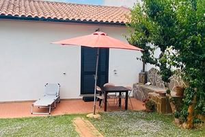 Monolocale vicino Golfo Baratti in campagna