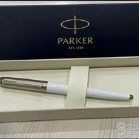 Due Penne a Stera Parker Est. 1888