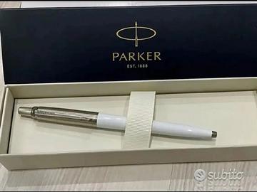 Due Penne a Stera Parker Est. 1888