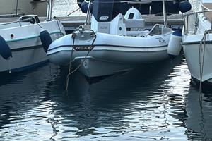 GOMMONE SENZA PATENTE