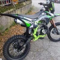 PIT BIKE PRO 125cc ruote 17/14 CON FARO