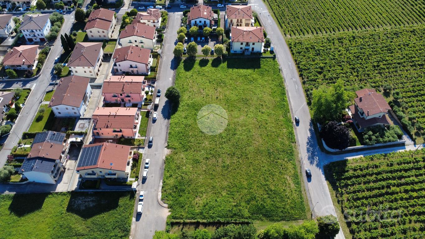 TER. RESIDENZIALE A ILLASI - Vista 3
