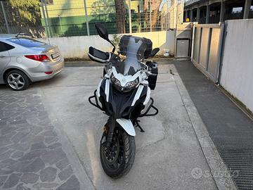 Moto Benelli trk 502