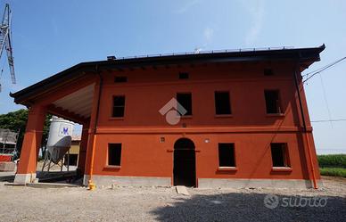 PORZIONE DI TRIFAMILIARE A MODENA