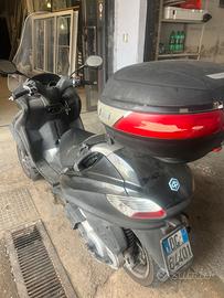 Scooter piaggio mp3 400