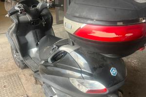 Scooter piaggio mp3 400