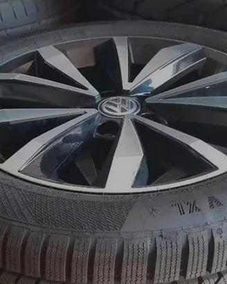 Cerchi R17 215/55 gomme 50%