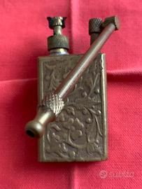 Pipa ad acqua in ottone lavorato vintage