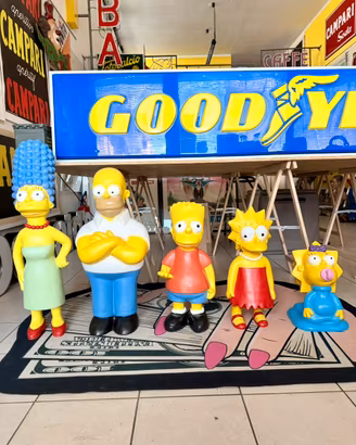 🟡 Famiglia Simpson in Resina – Set da Collezione