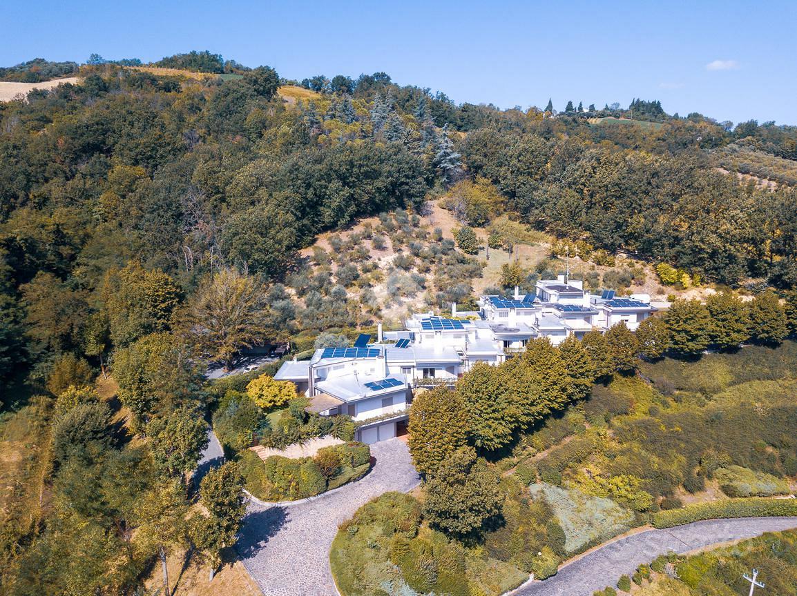 VILLA A SCHIERA A PREDAPPIO - Vista 3