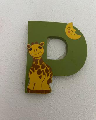 lettera P THUN in legno