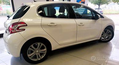 Peugeot 208 PureTech 82 5 porte Allure- PERFETTA I