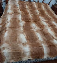coperta in pelliccia di coniglio
