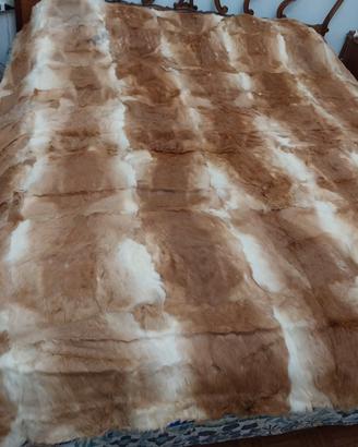 coperta in pelliccia di coniglio