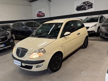 Lancia Ypsilon 1.2 16V Platino