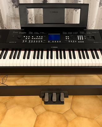 Pianoforte digitale Yamaha DGX-650, 88 tasti