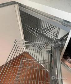 Cestello metallico dispensa cucina