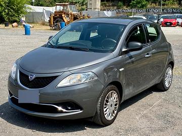 lancia y ypsilon 1.2 69cv