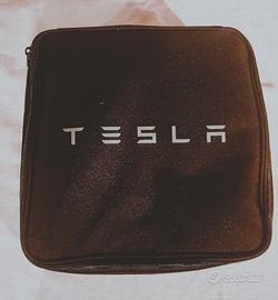 Tesla - caricatore mobile UMC carichino 