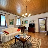 CASA DI TESTA CON AMPIO SCOPERTO A CLAUIANO