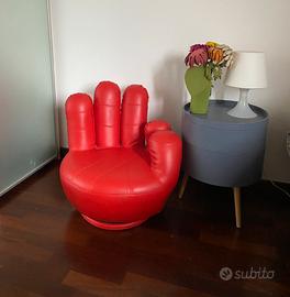 Poltrona bambino/a a forma di mano girevole