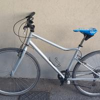 BICI TREKKING DA 28 CON MARCE