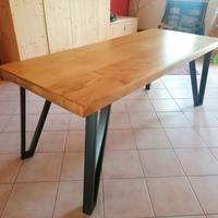 Tavolo noce nazionale massello gambe in ferro