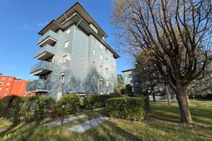 3 LOCALI A BUSSERO