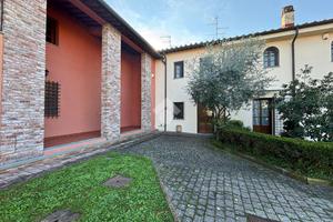 CASA INDIPENDENTE A PRATO