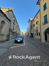 BILOCALE ARREDATO A PADOVA CON GARAGE